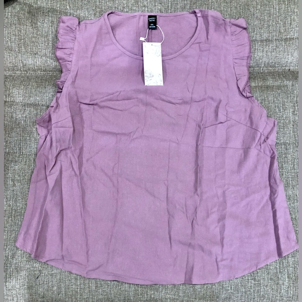 Emery Rose Sleeveless Round neck blouse. Purple size XXL